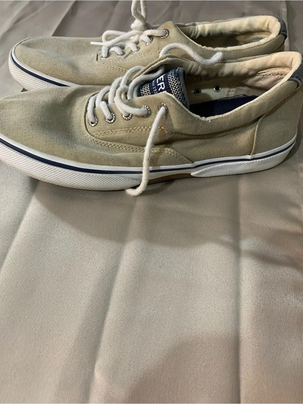 Sperry Men’s Tan Canvas Lace-Up Sneakers with White Soles b1/18